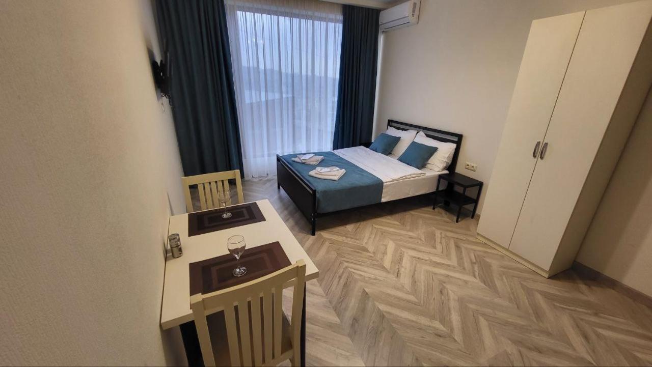 Brothers Apartments With Terrace In Old Tbilisi Esterno foto