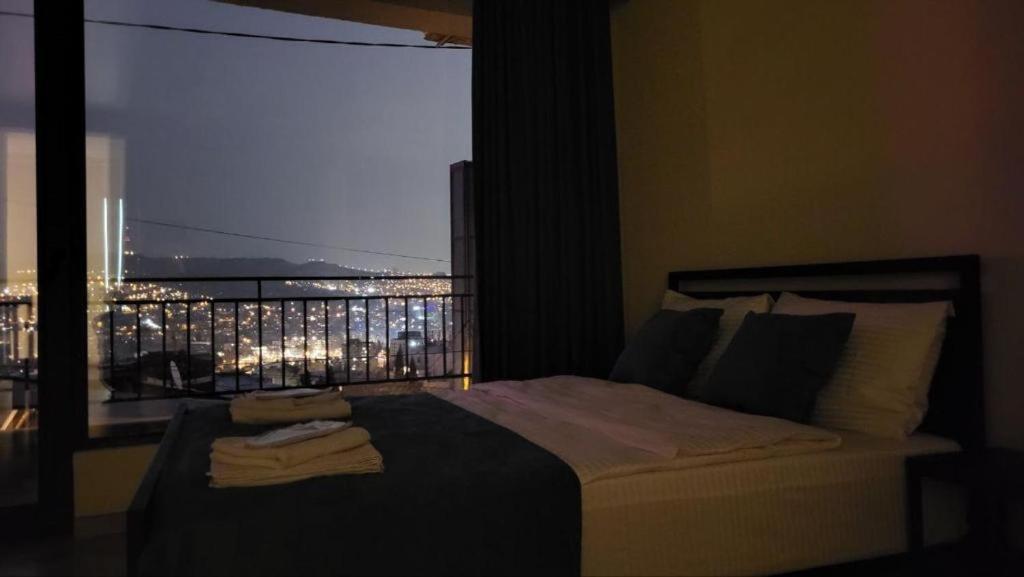 Brothers Apartments With Terrace In Old Tbilisi Esterno foto
