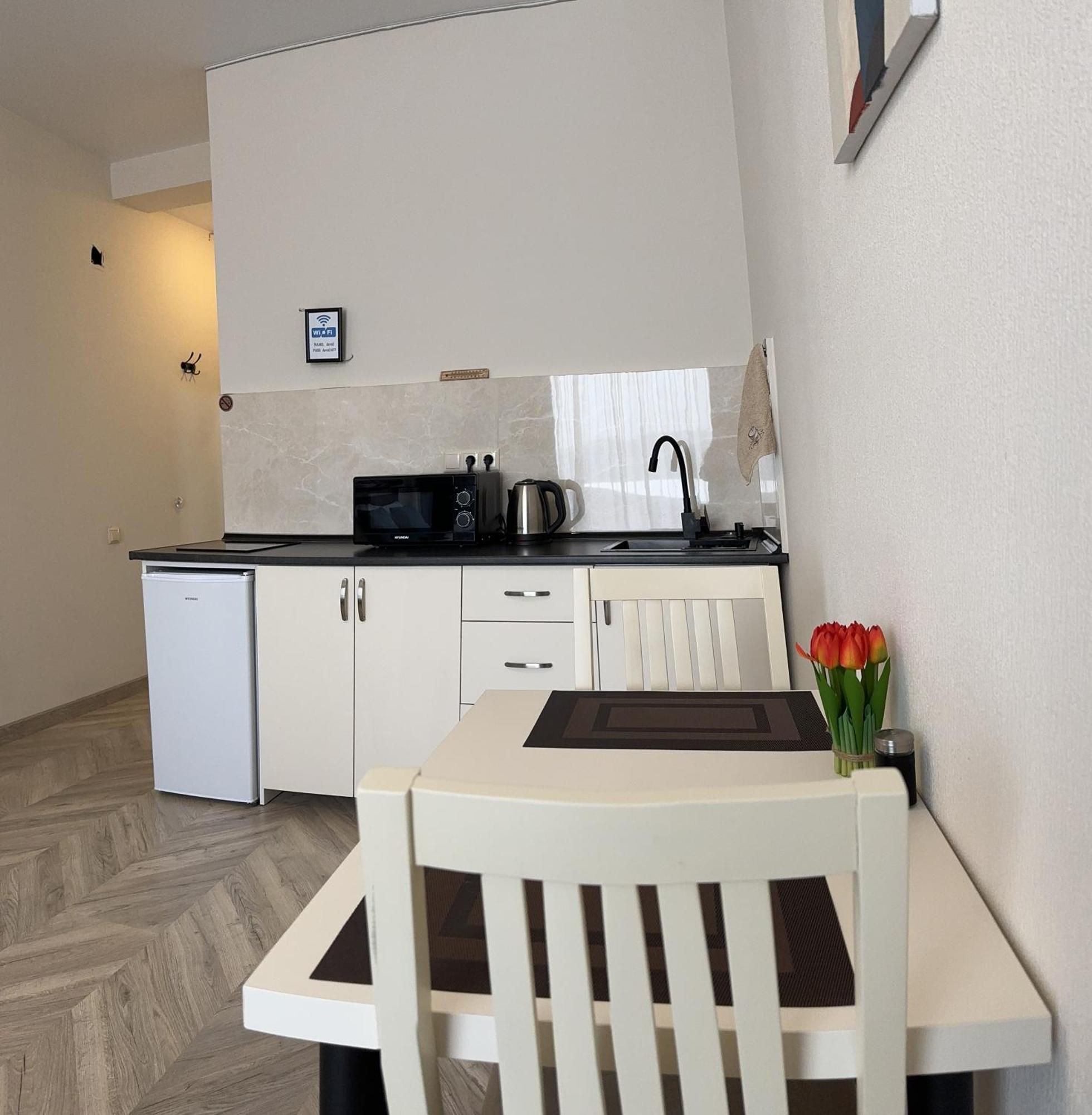 Brothers Apartments With Terrace In Old Tbilisi Esterno foto