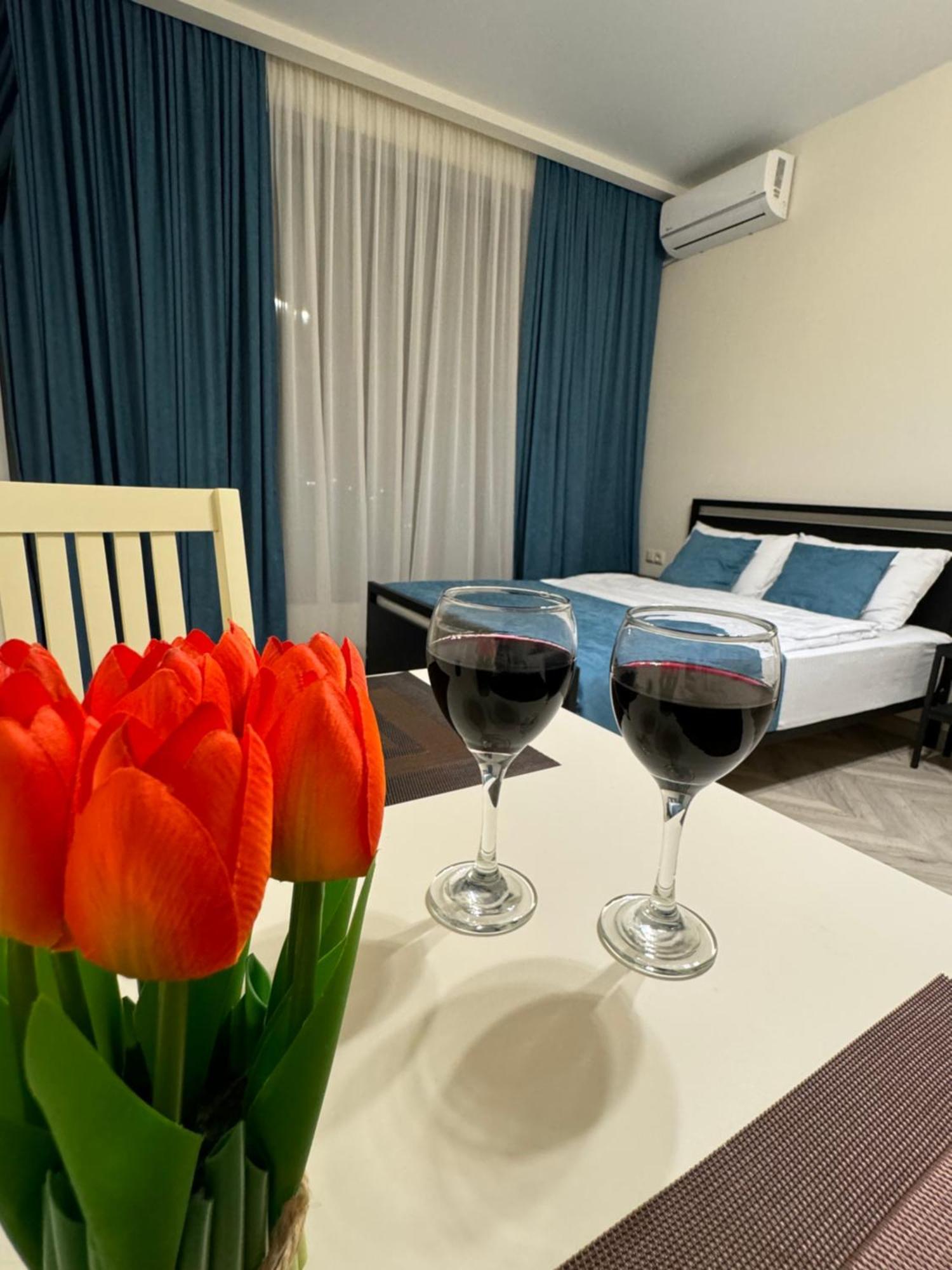 Brothers Apartments With Terrace In Old Tbilisi Esterno foto
