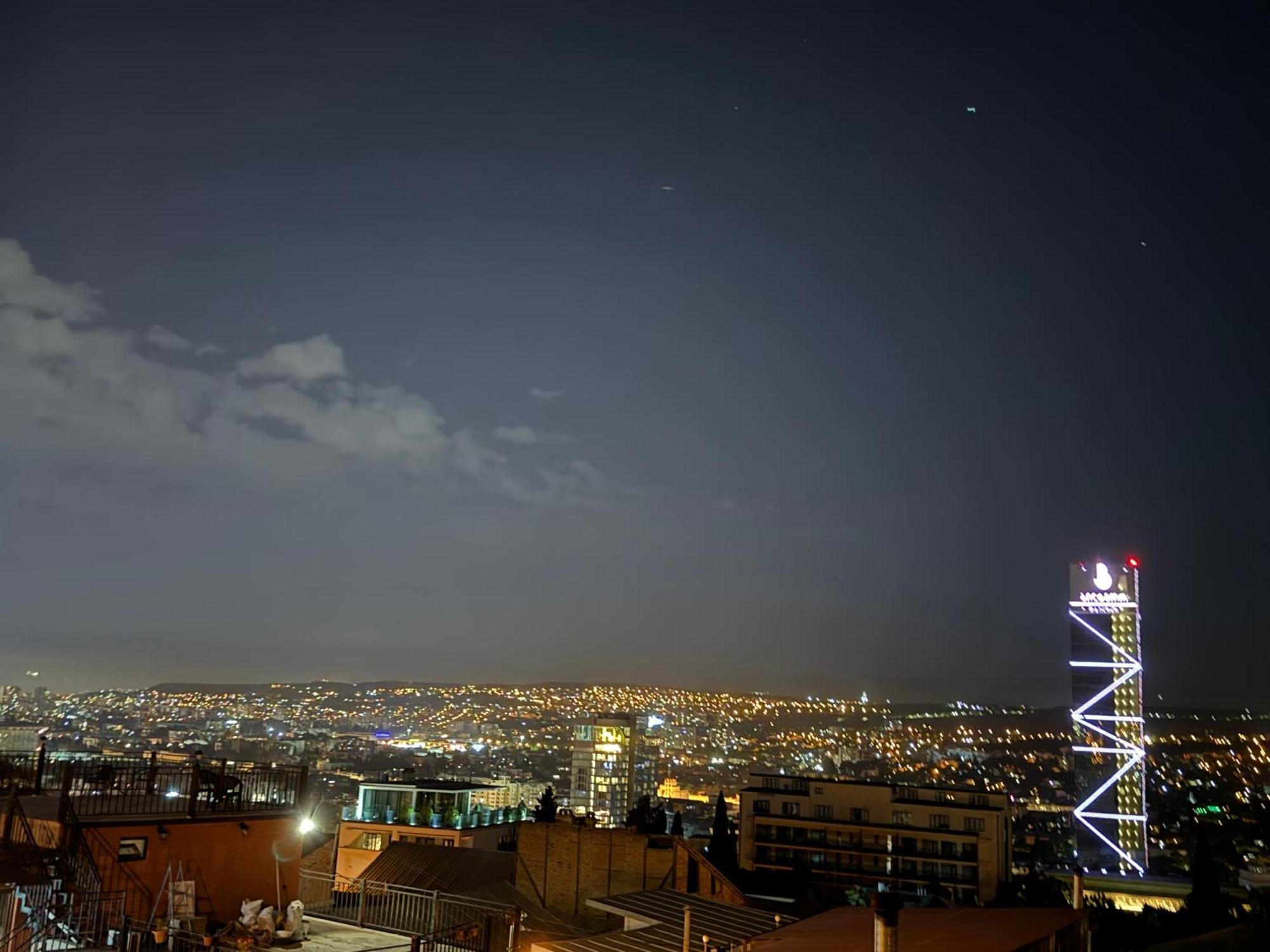 Brothers Apartments With Terrace In Old Tbilisi Esterno foto