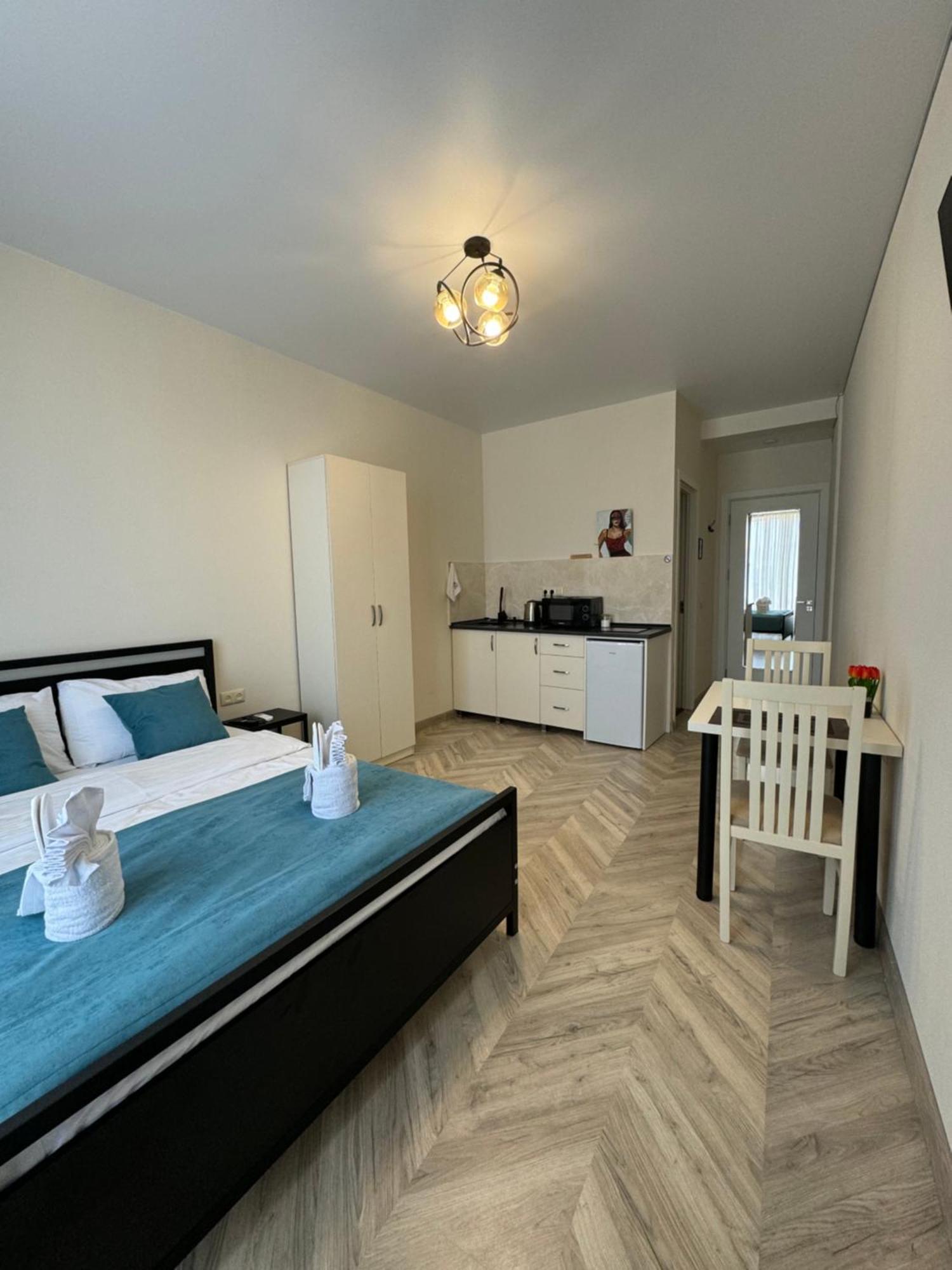 Brothers Apartments With Terrace In Old Tbilisi Esterno foto