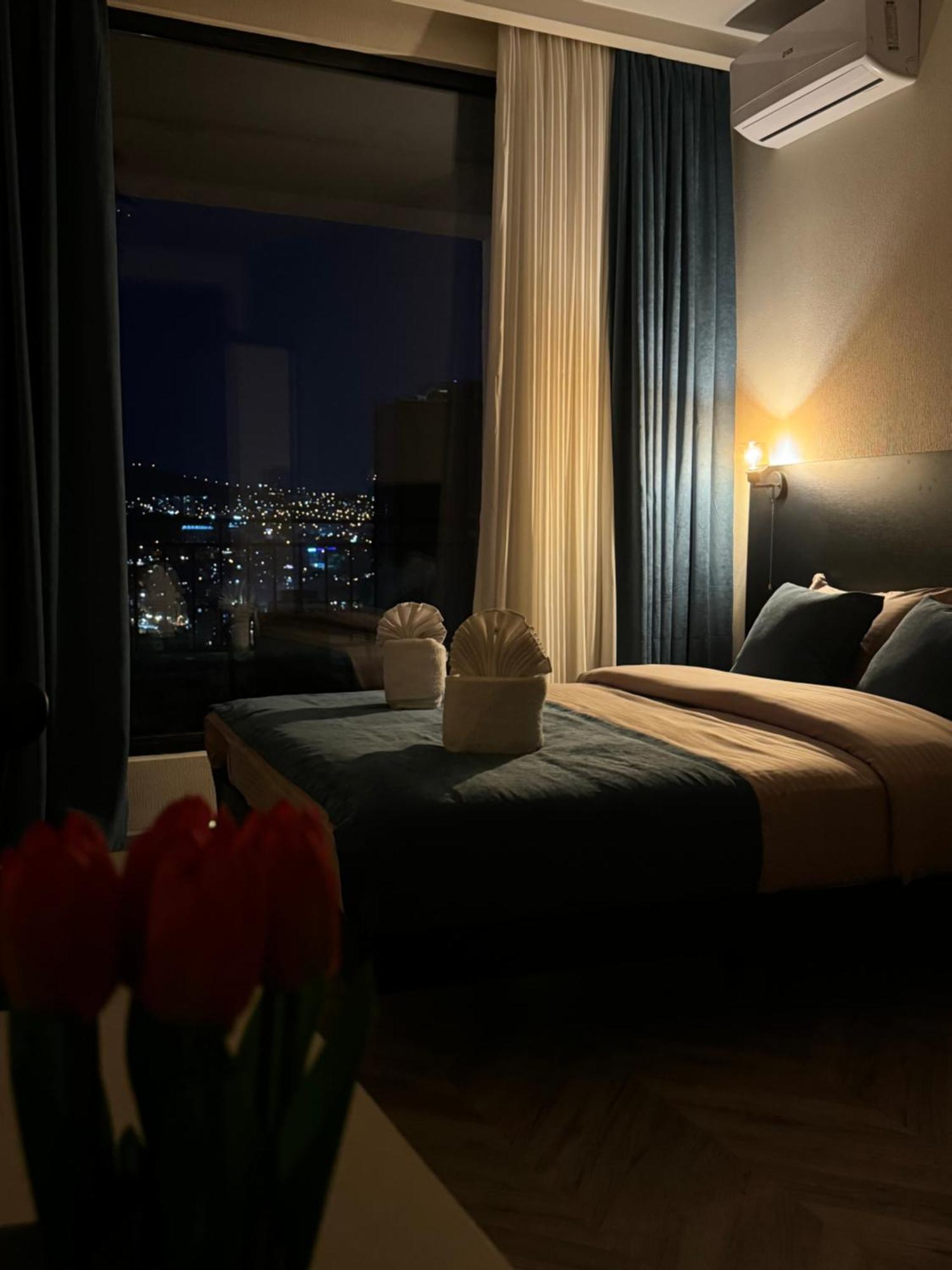 Brothers Apartments With Terrace In Old Tbilisi Esterno foto
