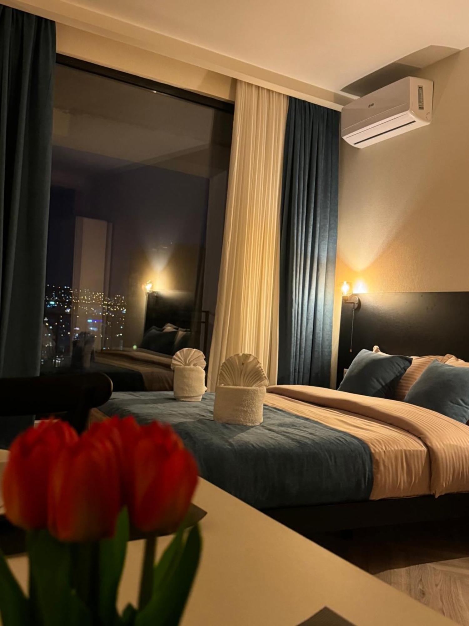 Brothers Apartments With Terrace In Old Tbilisi Esterno foto