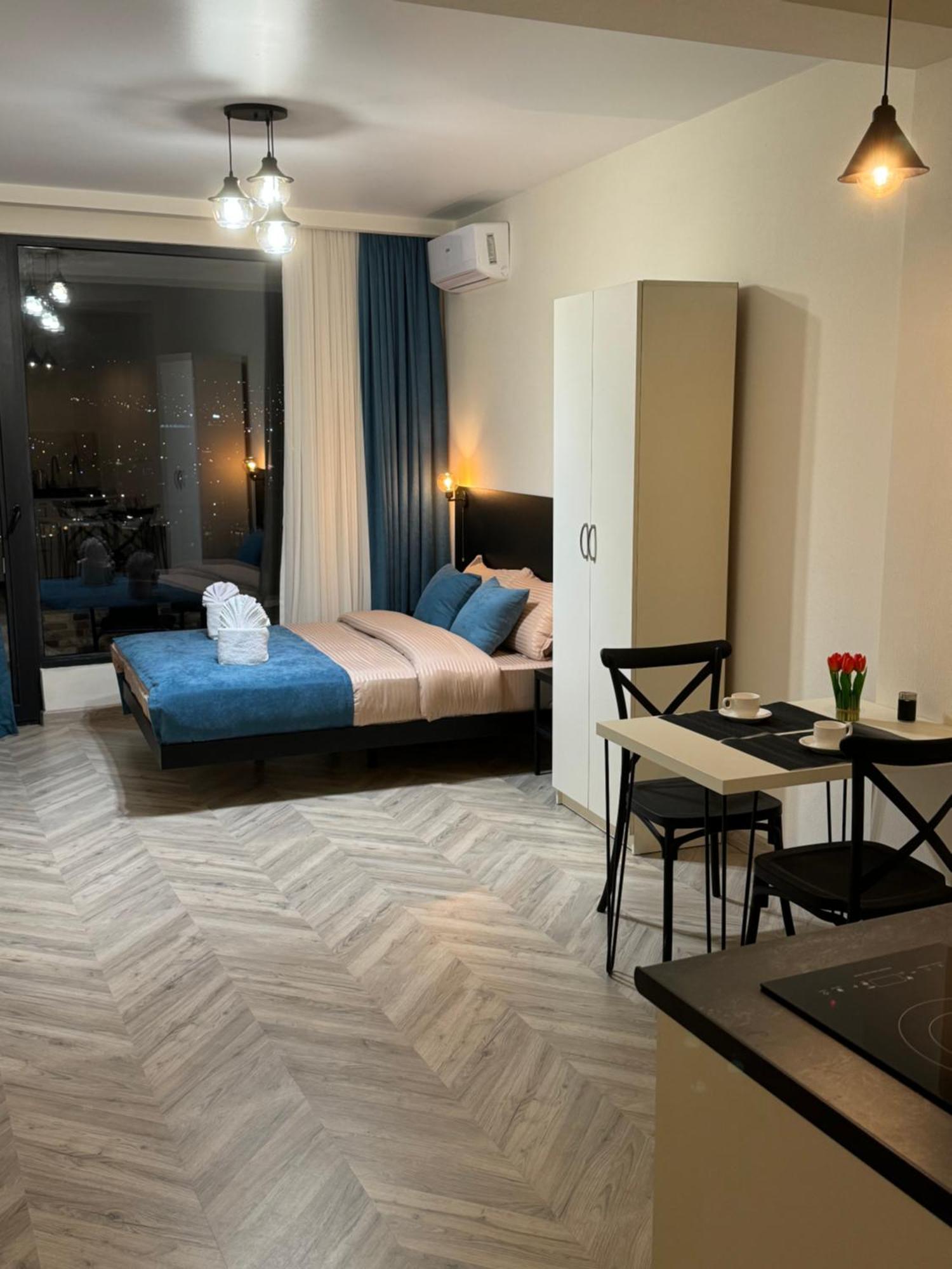 Brothers Apartments With Terrace In Old Tbilisi Esterno foto