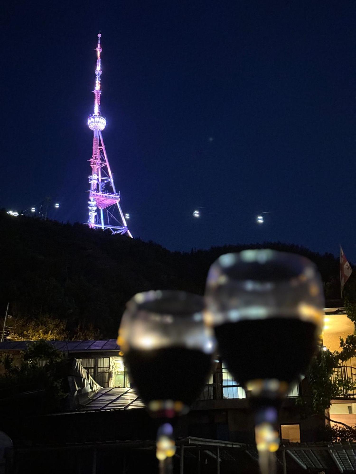 Brothers Apartments With Terrace In Old Tbilisi Esterno foto