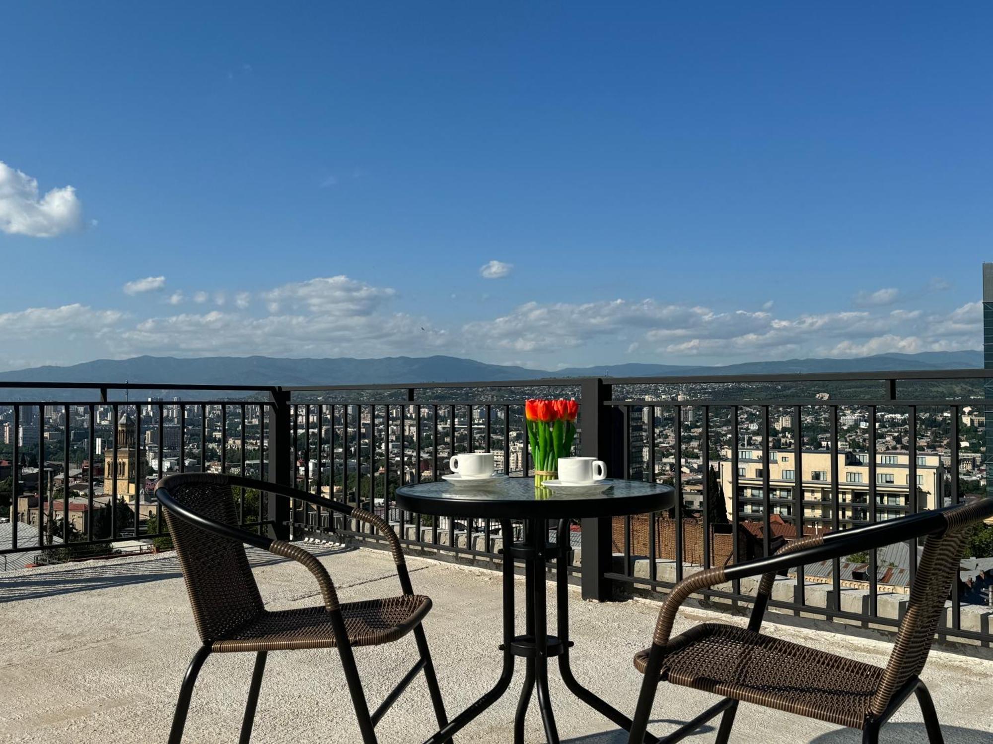 Brothers Apartments With Terrace In Old Tbilisi Esterno foto