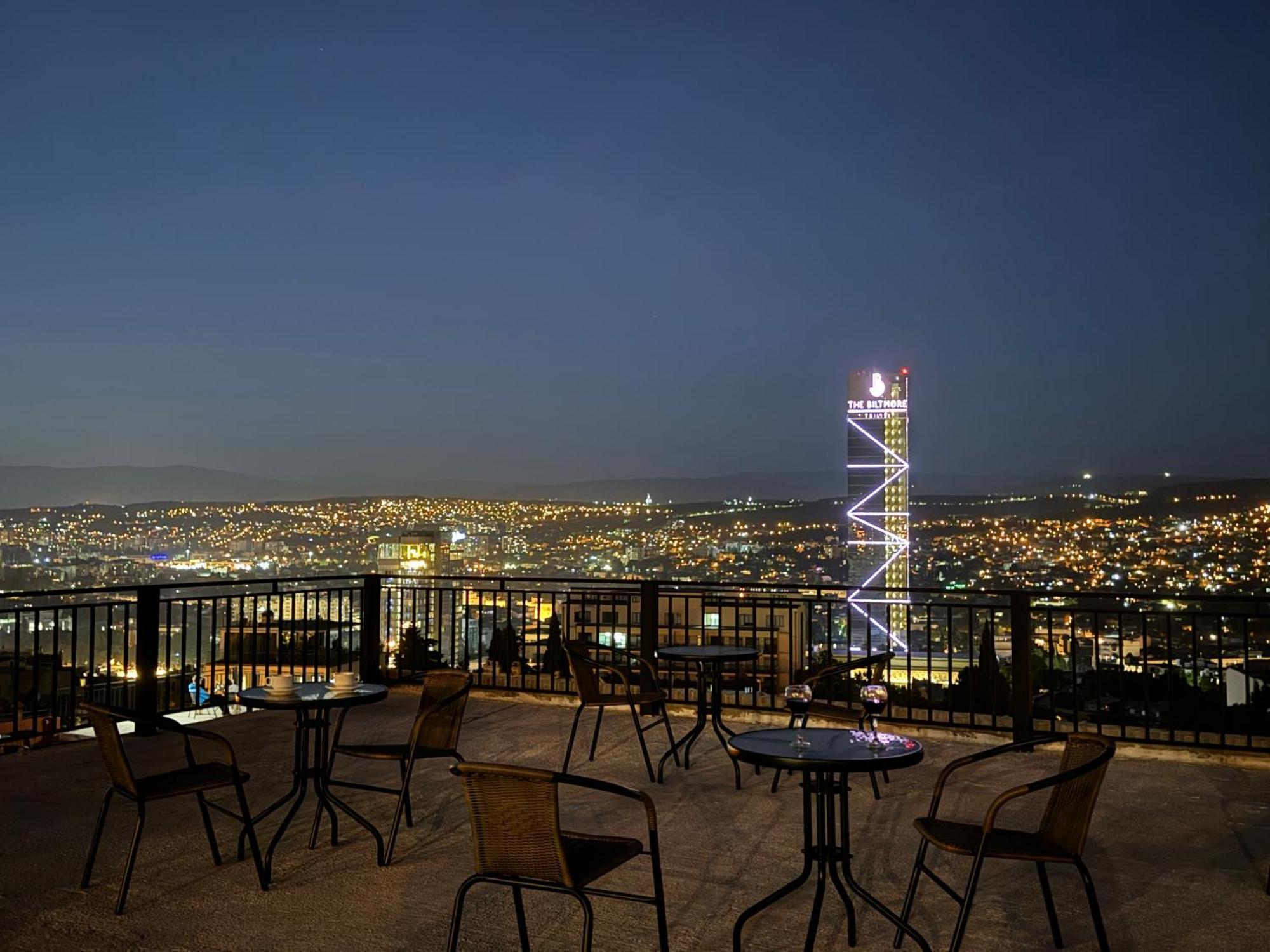 Brothers Apartments With Terrace In Old Tbilisi Esterno foto